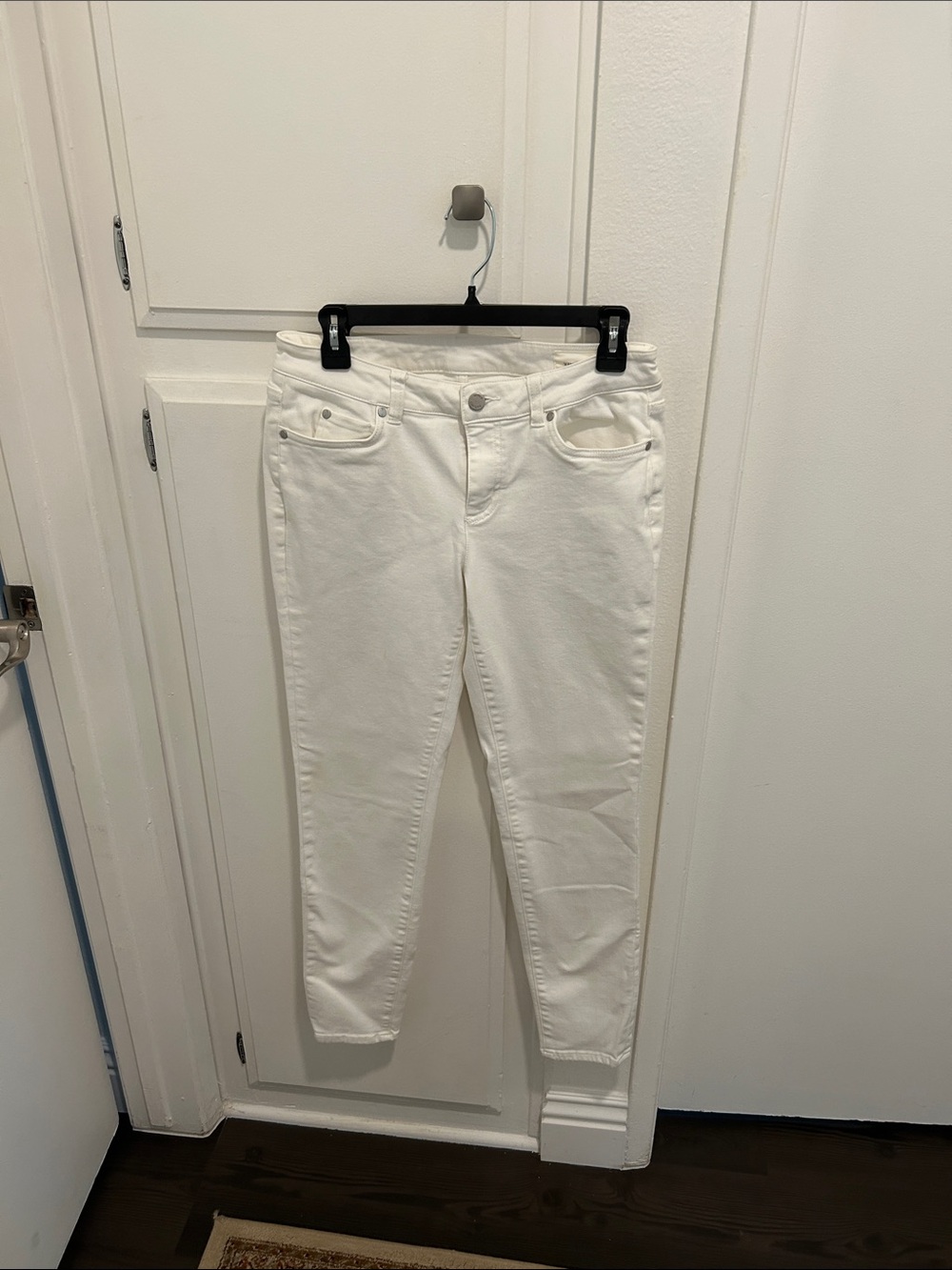 Vince Camuto White Cropped Slim Jeans